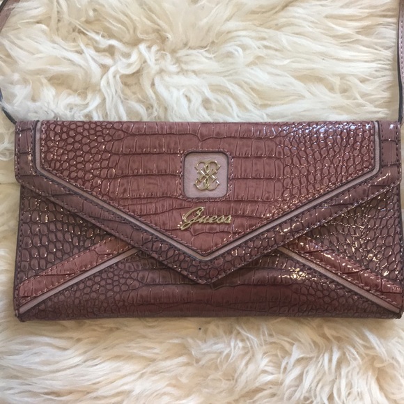 Guess evening bag. - Picture 2 of 6